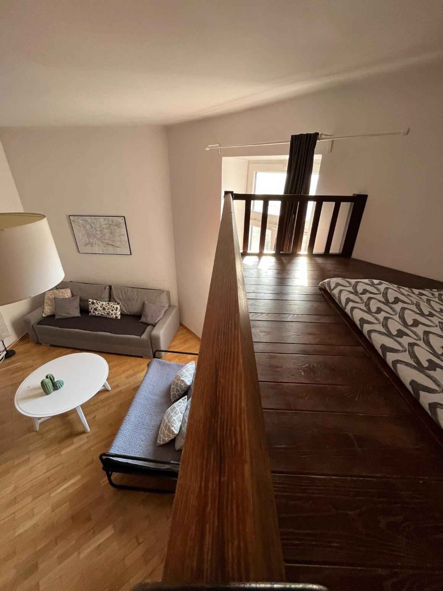Spacious Apartment *